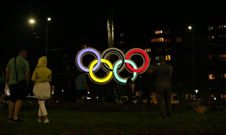 Na ulazu u Sarajevo: Postavljeni svijetleći olimpijski krugovi