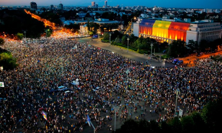 Traže ostavku premijera Dancile: Rumuni nastavljaju antikorupcijske proteste