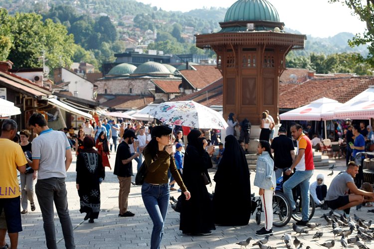 Život u bh. metropoli: 'Mi smo apsurd doveli do apsurda, pa je postao simpatičan'