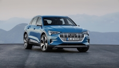 Konkurencija Tesli: Audi predstavio svoje prvo električno vozilo e-tron