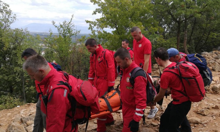 Međugorje: Na brdu Križevac spašena Rumunka koja je pala i iščašila koljeno