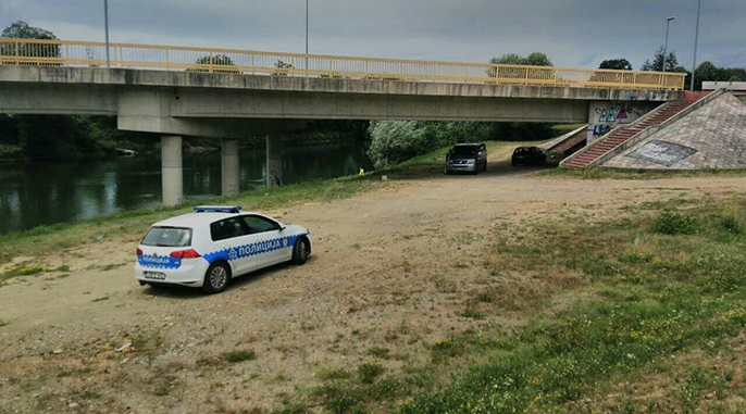 Policija spriječila djevojku da skoči u Vrbas