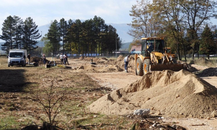 Pored Osnovne škole u Livnu pronađene kosti i lubanja