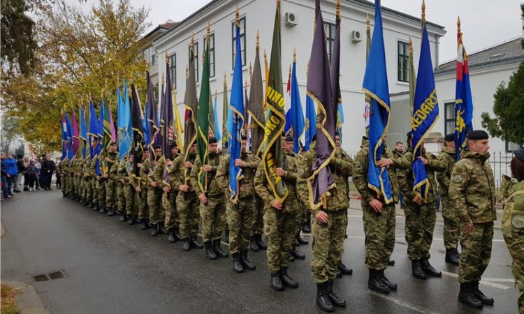 Više desetina hiljada ljudi u Koloni sjećanja u Vukovaru