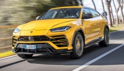 Lamborghini Urus je skupa igračka koja se ne stidi makadama (VIDEO)