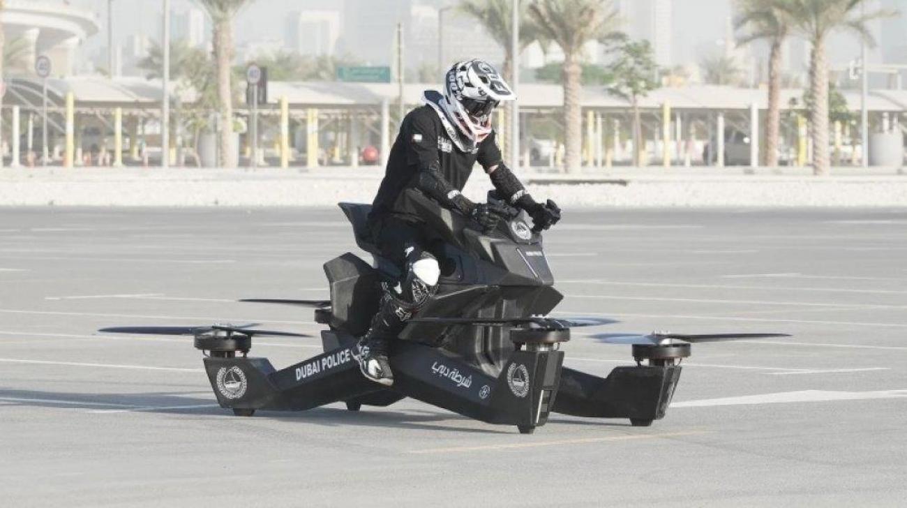 Policija u Dubaiju dobila novo prevozno sredstvo - leteće motocikle (VIDEO)