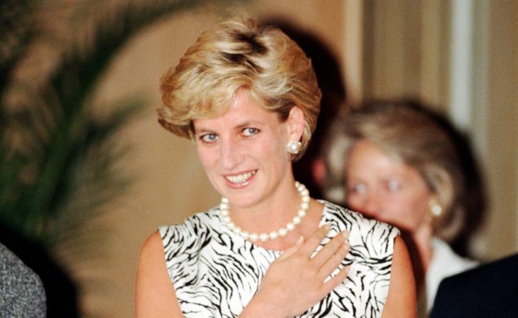 Bliska prijateljica otkrila šta bi princeza Diana mislila o Meghan i Kate