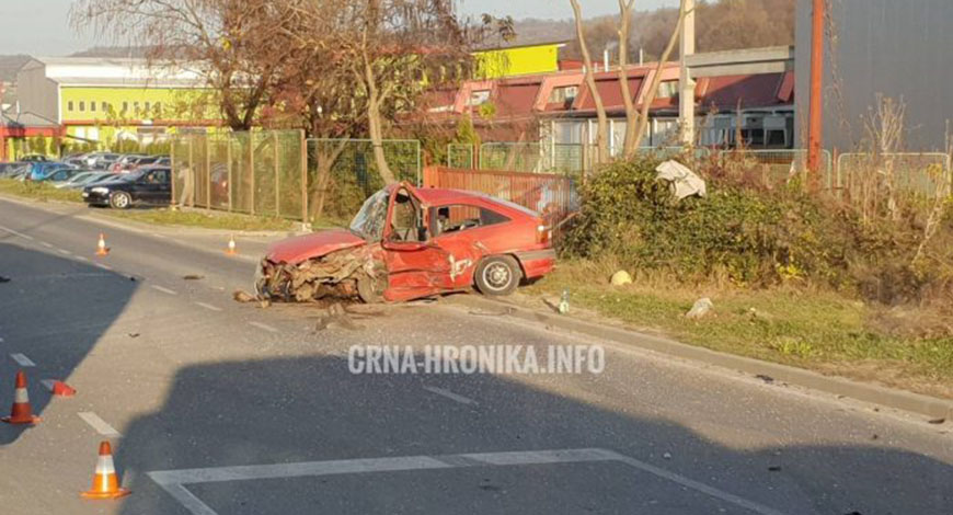 Tešanj: Teška saobraćajna nesreća, smrtno stradala jedna osoba