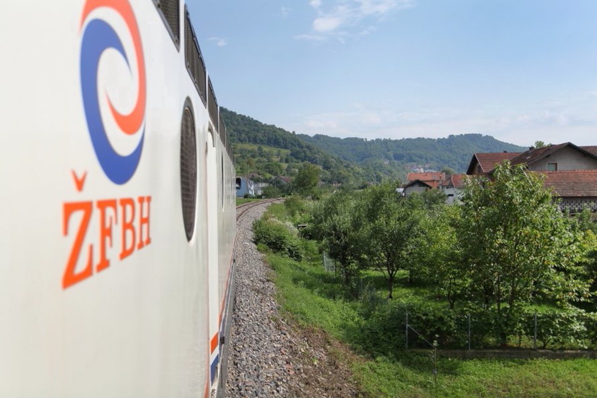 Željeznice FBiH: MUP USK nezakonito zarobio voz u Bihaću