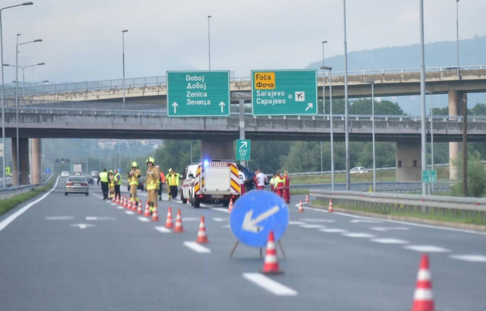 Zbog lančanog sudara obustavljen saobraćaj na odvajanju sa autoputa A -1