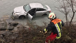 Austrija: Državljanin BiH s “audijem” u kojem su bile još dvije osobe sletio u rijeku