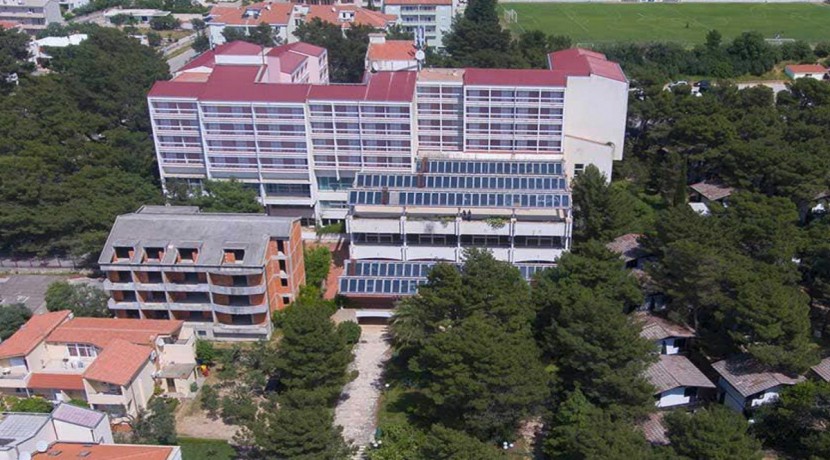 Hercegovački poduzetnik kupuje hotel u Baškoj Vodi