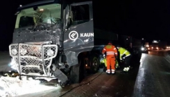 Saobraćajna nesreća u Švedskoj: U sudaru kamiona i minibusa poginulo šest osoba