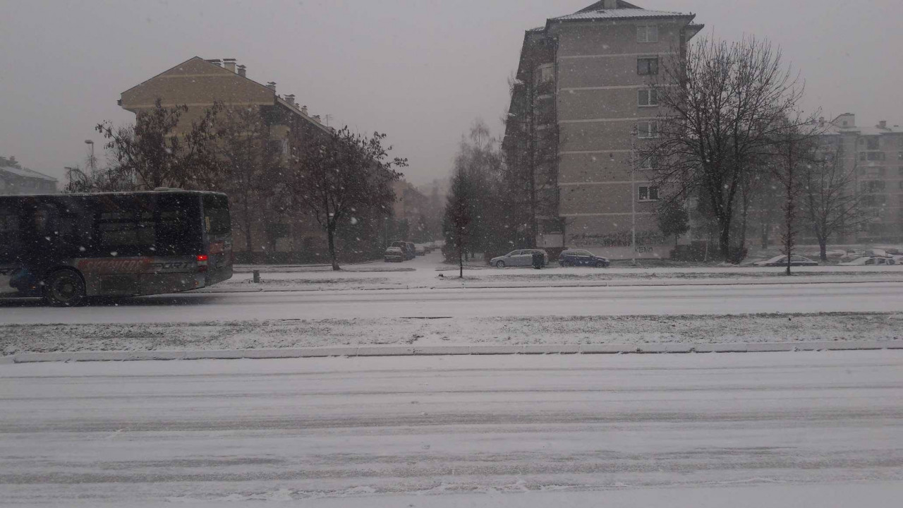 Kolovozi u BiH zaleđeni, saobraćaj se odvija otežano