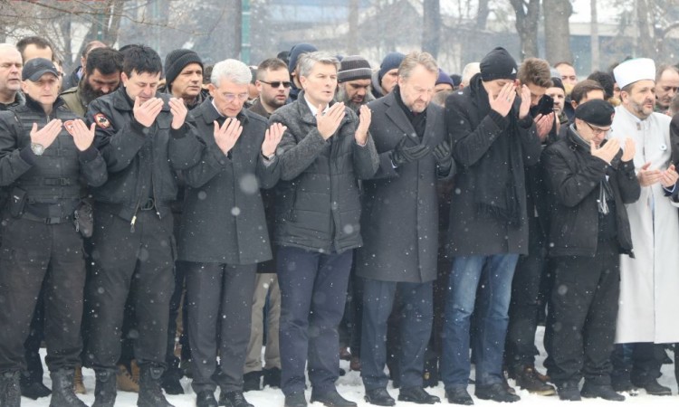 U haremu Alipašine džamije obavljeni dženaza i ukop Zejda Dukmenića