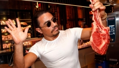 Nusret Salt Bae traži kuhara u restoranu, plaća mnoge iznenadila: "To se ne isplati..."