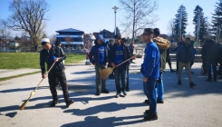 Građani Bihaća i migranti danas zajedno čiste grad na Uni