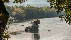 Tajna bajkovite kućice na Drini čije su fotografije obišle svijet