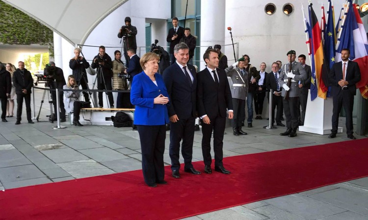 Merkel i Macron dočekali Denisa Zvizdića
