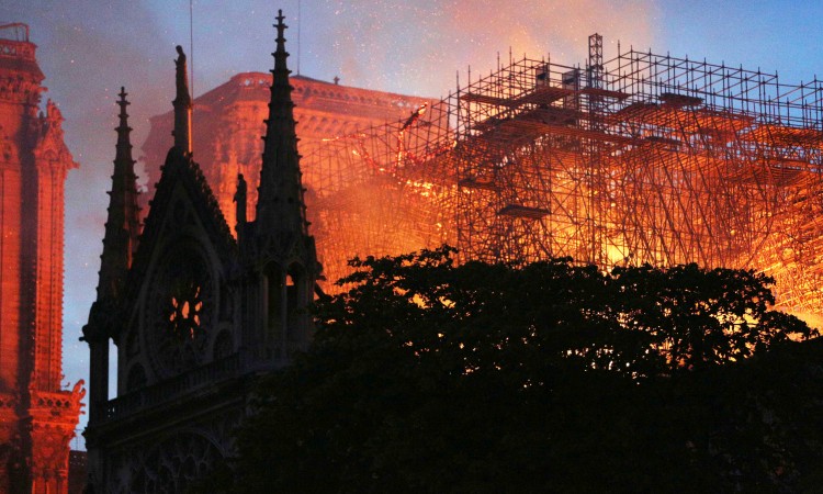 UNESCO: Notre-Dame ne mora biti rekonstruiran isti kao što je bio