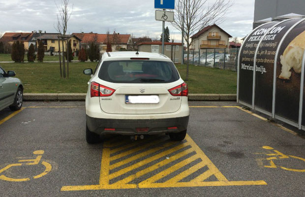 Kažnjena 52 vozača u RS zbog nepropisnog parkiranja na mjestima za invalide