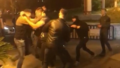 Sijevale pesnice: Brutalna tuča mladića ispred kluba u Splitu (VIDEO)