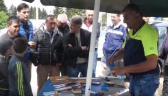 Mađioničar sa buvljaka: Nema visoko obrazovanje, ali ima savršen marketing za prodaju (VIDEO)