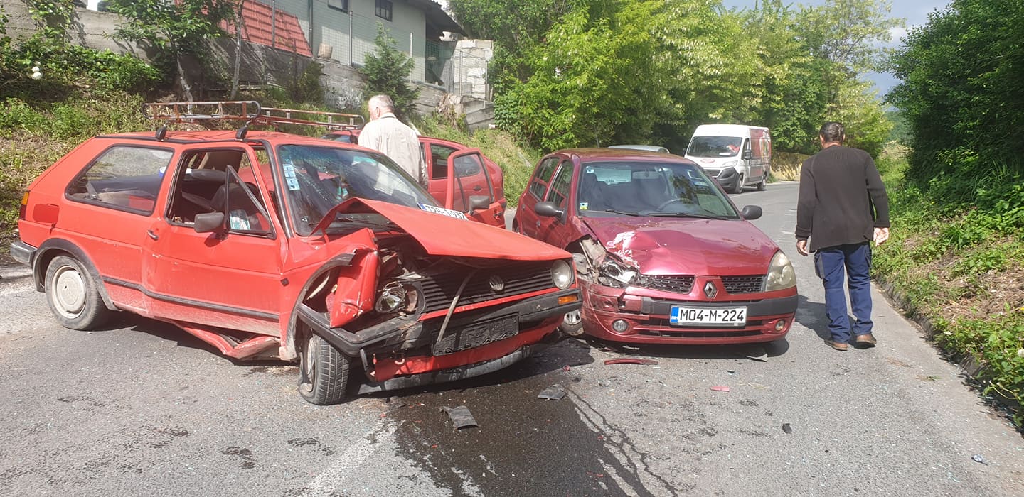 Dvije osobe zadržane na liječenju nakon saobraćajne nezgode u naselju Krojčica