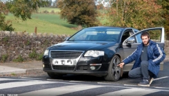 'Spustio' auto pa tužio grad jer ne može preko 'ležećih policajaca'