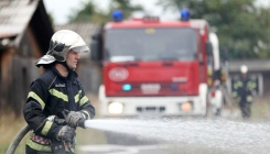 Vatrogasci u Gradačcu gasili požar kod jedne osnovne škole