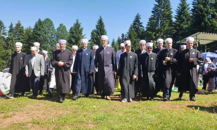 Ajvatovica: Ponosni na svoju vjeru, tradiciju i domovinu