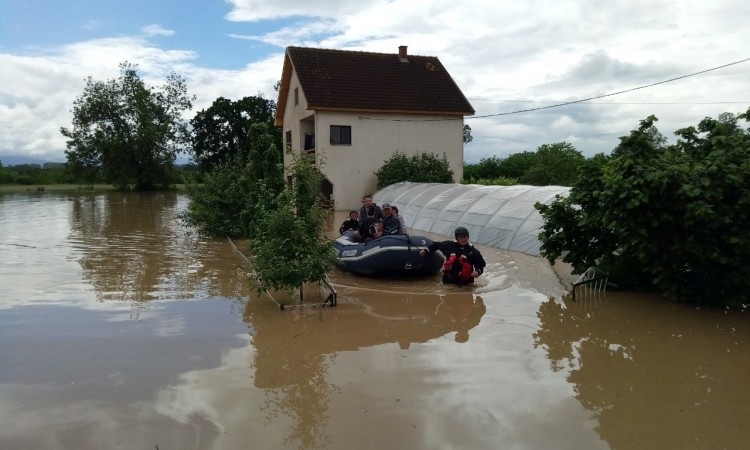 Evakuirano 159 osoba: Poplave širom Srbije, u devet općina i gradova proglašeno vanredno stanje