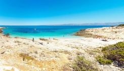 Skriveni dragulj Jadrana: Na ovoj plaži postoji samo jedan restoran (FOTO)