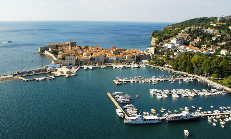 Stručnjaci upozoravaju: Crna Gora ostaje bez radne snage u turizmu