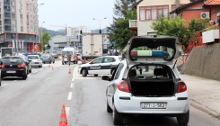 Policija u Tuzli oduzima automobile povratnicima u činjenju saobraćajnih prekršaja