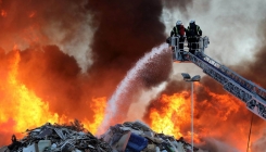 Zagreb: Veliki požar na Jakuševcu, vatrogasci imali jednu od najvećih intervencija posljednjih godina (VIDEO)