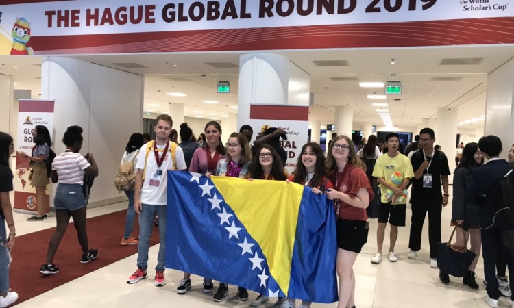 Na takmičenju The World Scholar's Cup petnaest medalja za učenike Međunarodne srednje škole iz Tuzle