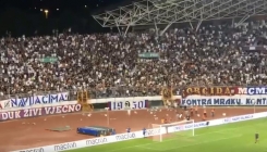 Torcida utrčala na teren nakon što je Hajduk na Poljudu ispao od Maltežana