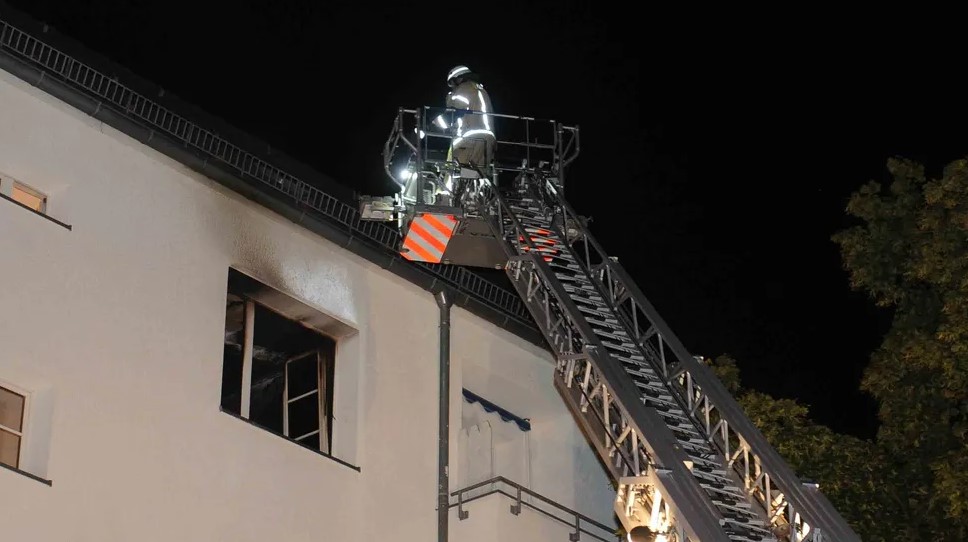 Berlin: Zapalio se stan u zgradi, jedna osoba smrtno stradala