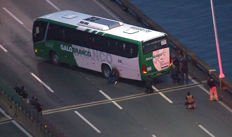 Okončana talačka kriza u Brazilu: Naoružanog muškarca specijalci likvidirali, putnici iz autobusa oslobođeni