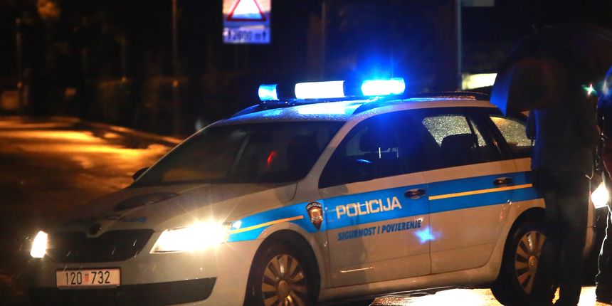 Pijani Slovaci u Kaštelima napali Nigerijca i Austrijanku pa vrijeđali policiju