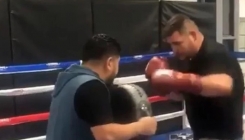 Bolan udarac: Andy Ruiz slučajno opalio trenera lijevim krošeom u bradu