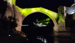 Vijećnica i Stari most u zlatnim bojama za djecu oboljelu i liječenu od raka