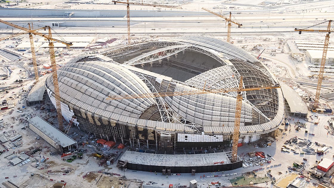 Da bi završili stadione za SP u fudbalu, radnici umiru od vrućine