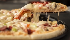 Matematičari otkrili trik za rezanje pizze s kojim će svaki komad ispasti jednake veličine