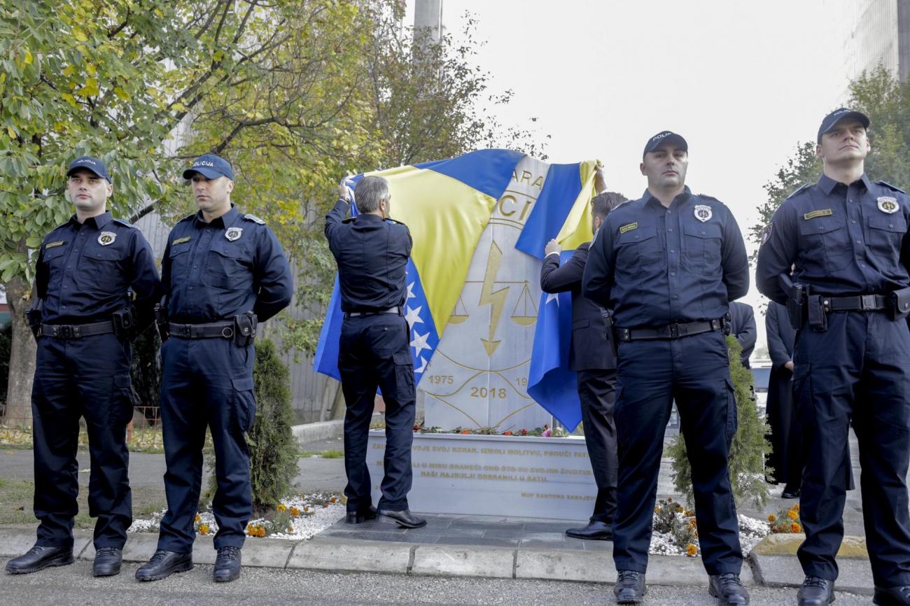 Godina od ubistva: Na mjestu ubistva sarajevskih policajaca otkrivena spomen-ploča