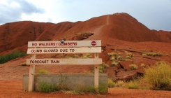 Narod Anangu slavi zabranu uspona na Uluru