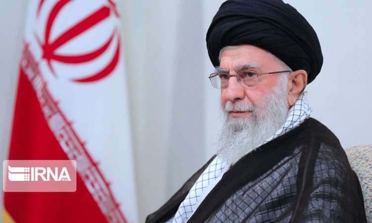 Ali Khamenei: Macron je naivan ili je američki saučesnik