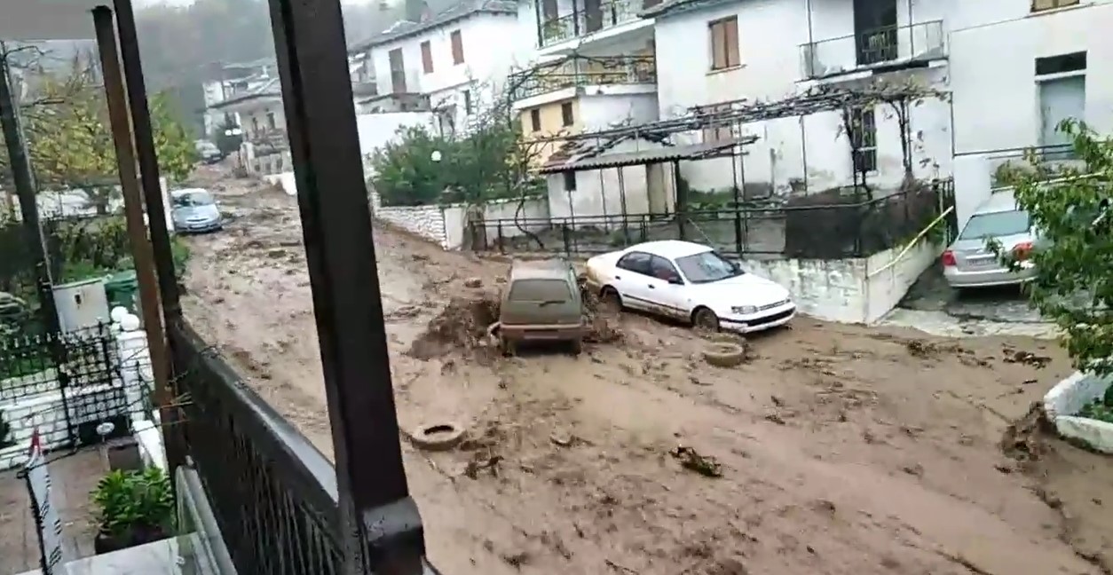 Bujice u Grčkoj nose sve pred sobom