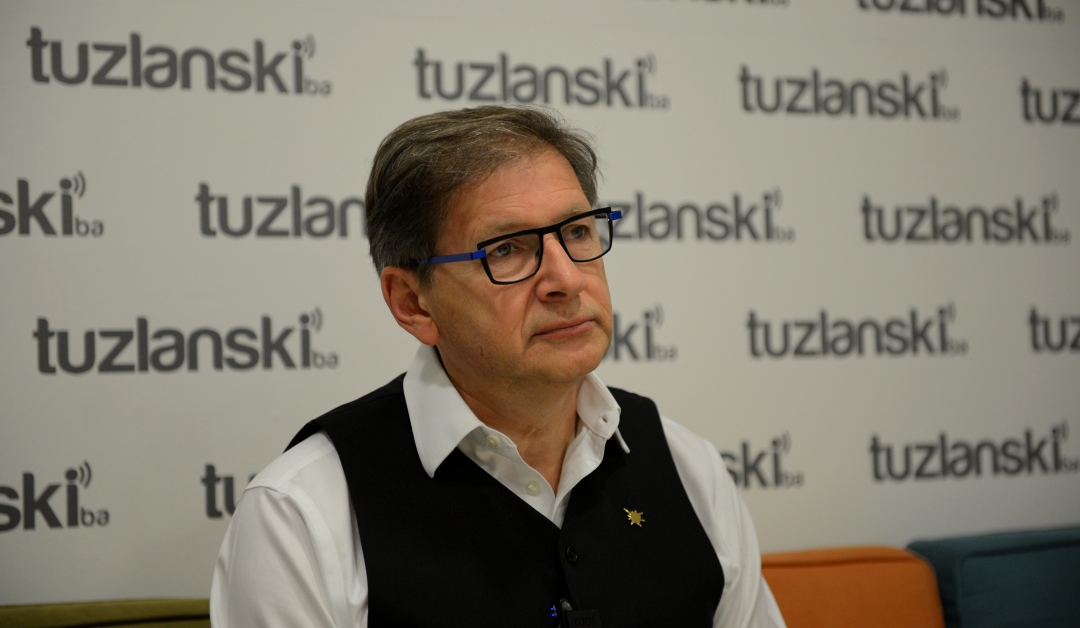 Hadžikadić pozvao na proteste: Nijedna afera se ovdje ne dešava bez stranaka